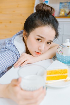 地缚少年花子君